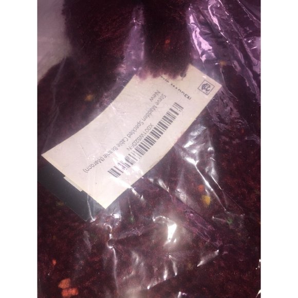 Steve Madden Speckled Cable Beanie in Maroon, Retail $32.00 - Picture 3 of 5